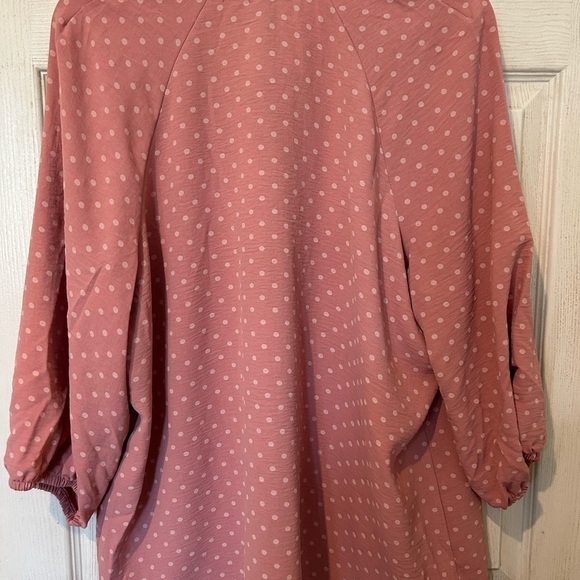 NWOT Olivia & Martin Mauve With Cream Polka Dots and Tie Front - Picture 4 of 6